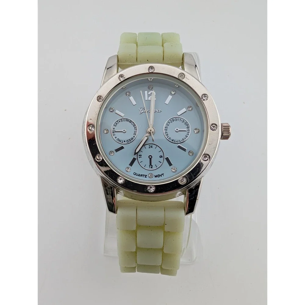 Geneva Watch Women 36mm Silver Case Light Green Silicone‎ Band- New Battery